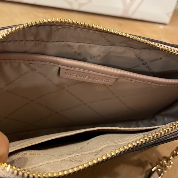 Michael Kors Pink Jet Set Crossbody - Picture 8 of 8